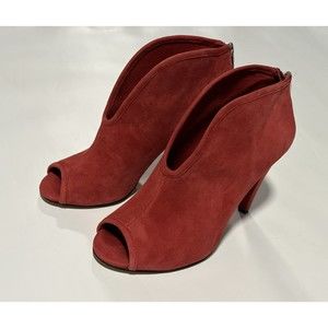 Vince Camuto Amber Sz 7.5 M Suede Leather Peep Toe Ankle Booties Heels Shoes